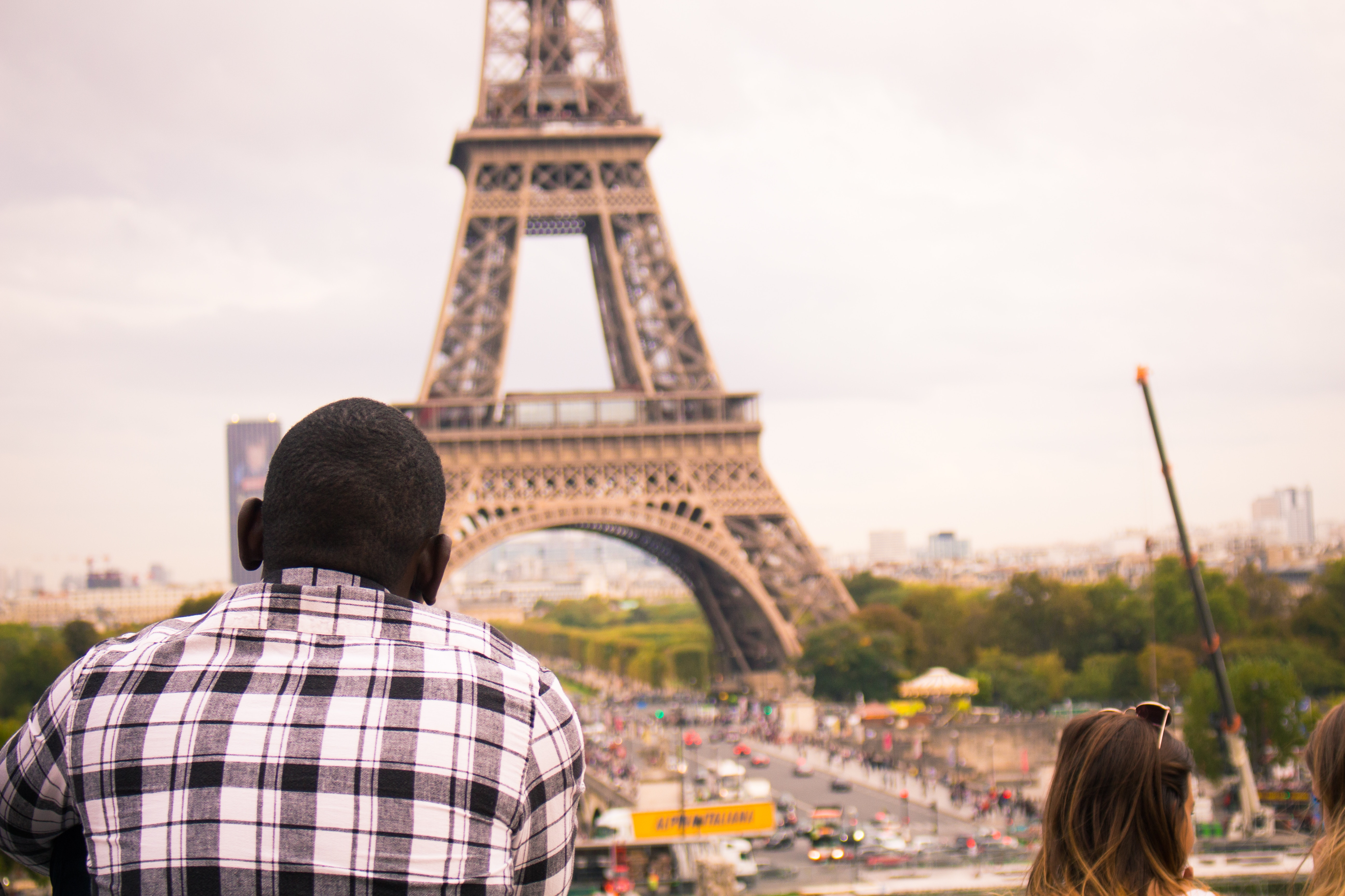 How To Avoid Tourist Traps In Paris