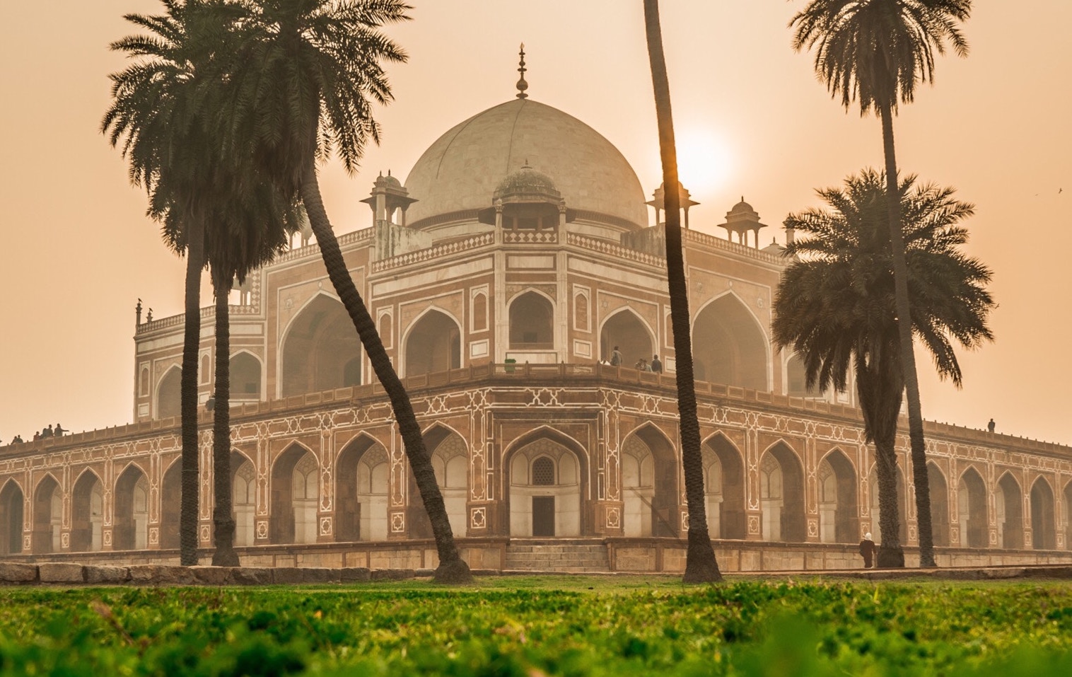 Deal Alert: There’s A Massive Sale On Flights To New Delhi, India