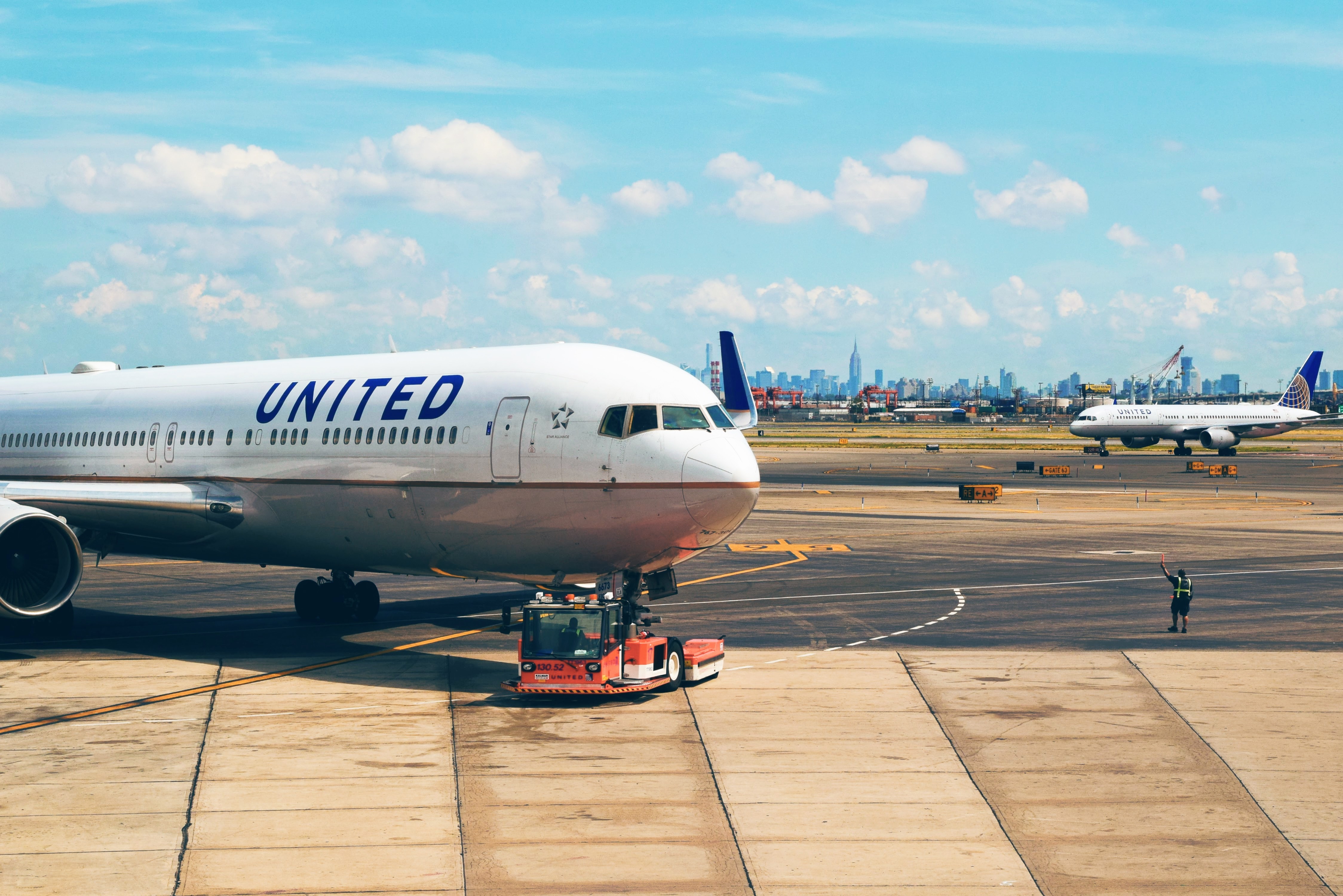 Right On Time! United Airlines Unveils One-Way Domestic Sale