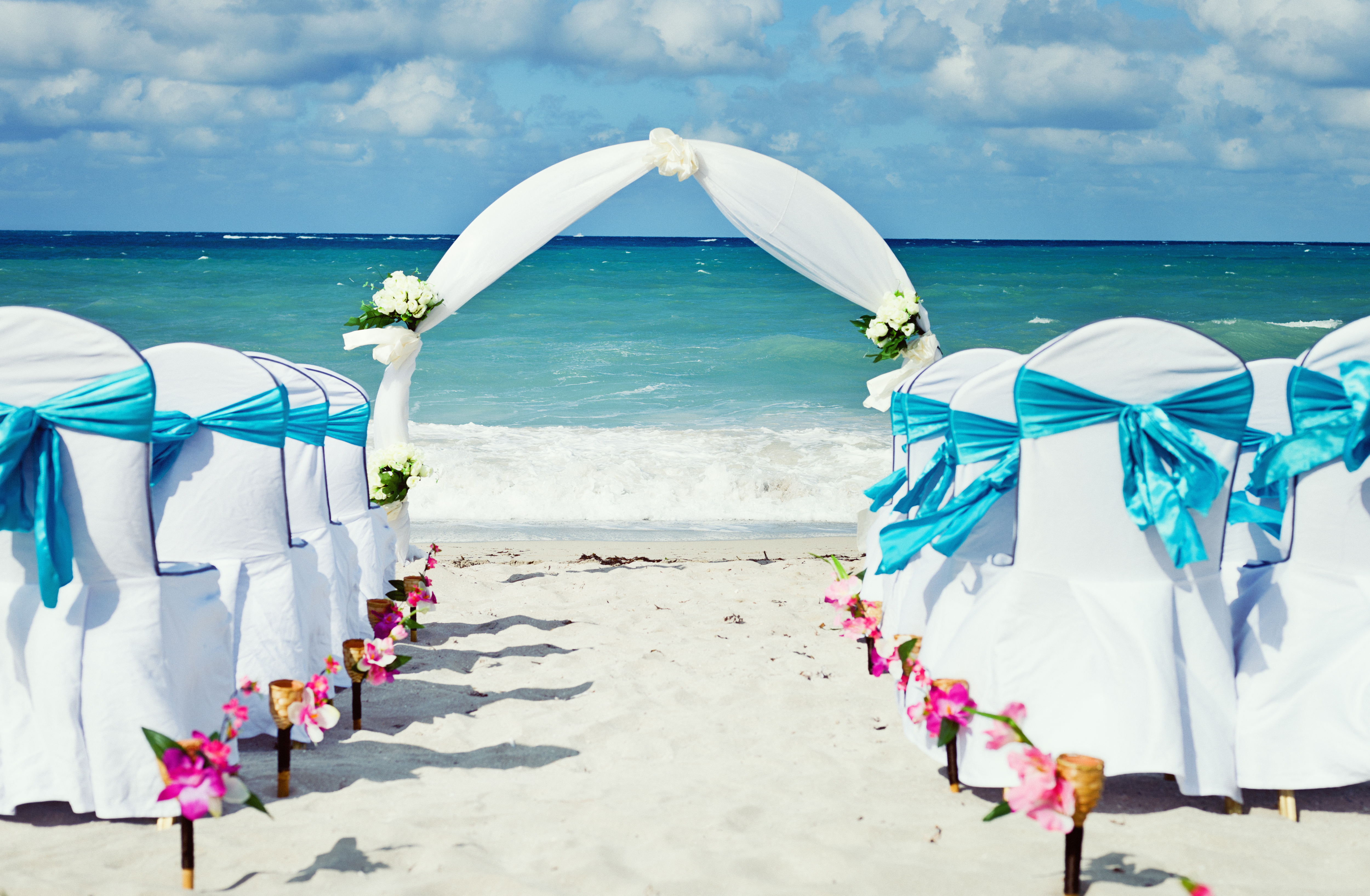 Why Choose A Destination Wedding? These Newlyweds Explain...