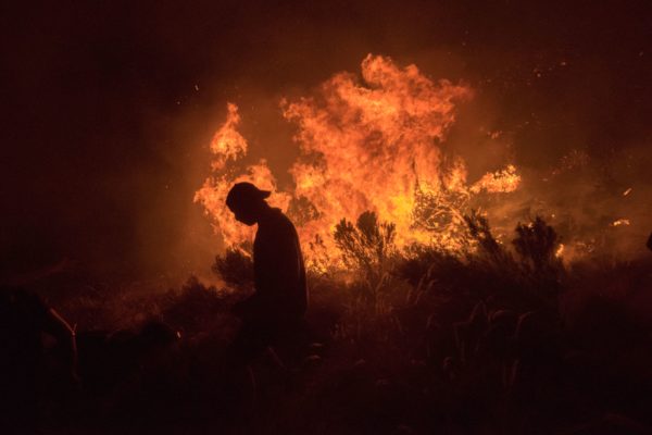 Firefighters Save Major Tourist Hotspot In Cape Town