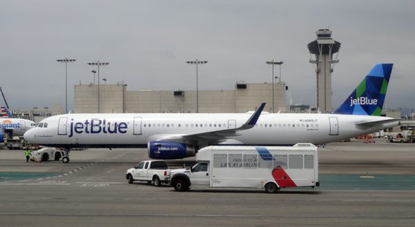 Drunk Woman Kicked Off JetBlue Flight After Refusing To Sit Next To Child