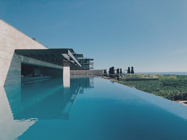 10 Of The Flyest Infinity Pools In The World