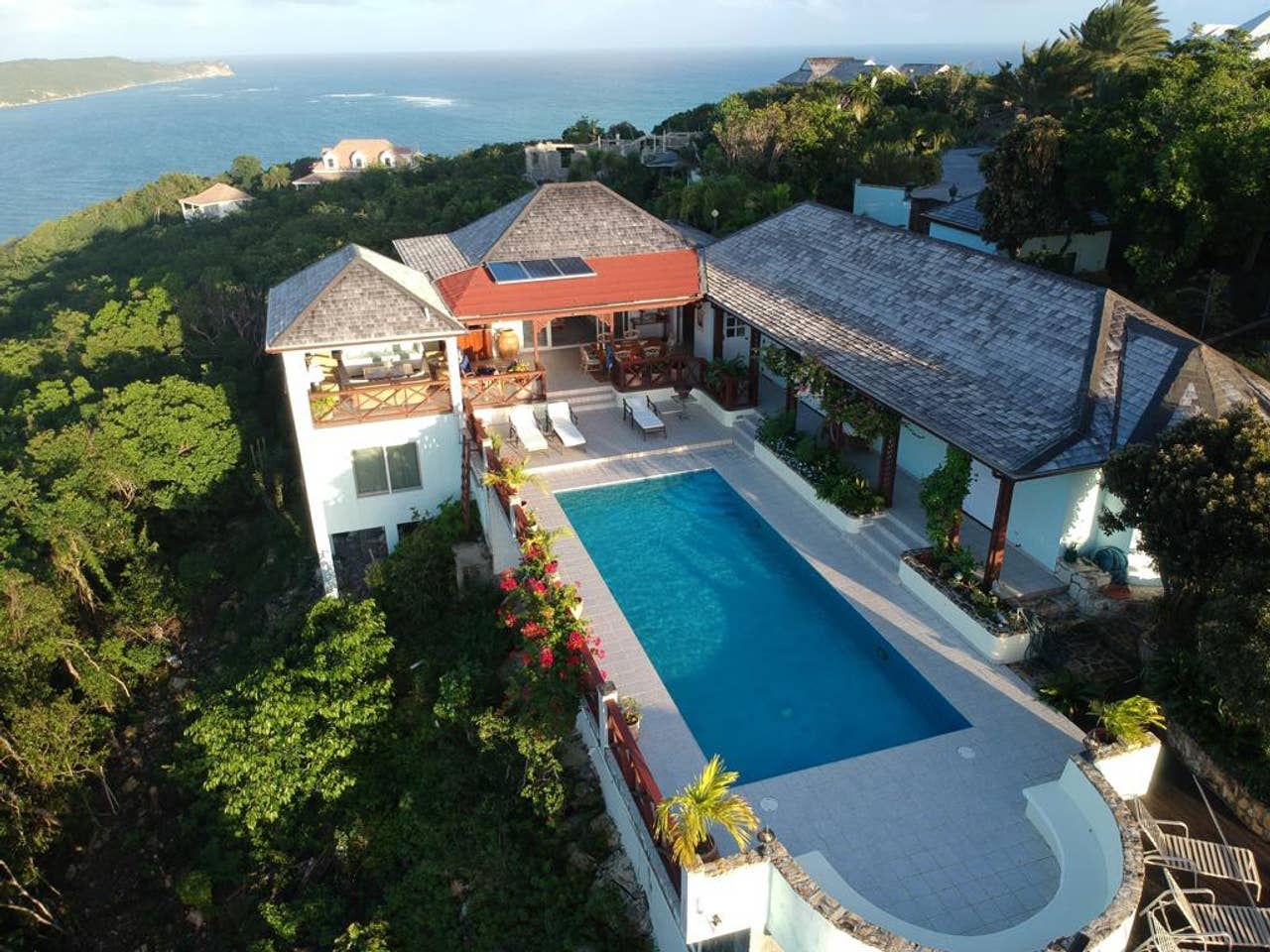 Visiting Antigua? Here Are 10 Of The Best Airbnbs