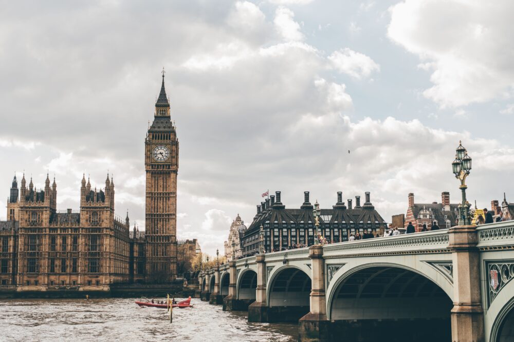 UK to Introduce Electronic Travel Authorization and Entry Fee for Tourists in 2024