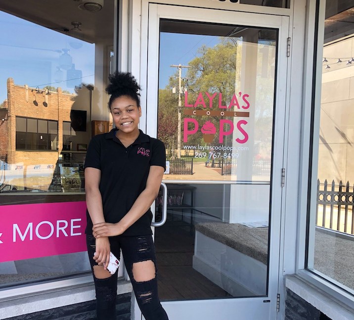 This 15-Year Old Recently Opened Her Own Cupcake Shop In Michigan
