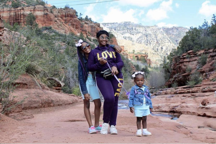 Las mamás milenarias negras comparten sus consejos y trucos para viajar con niños – Travel Noire