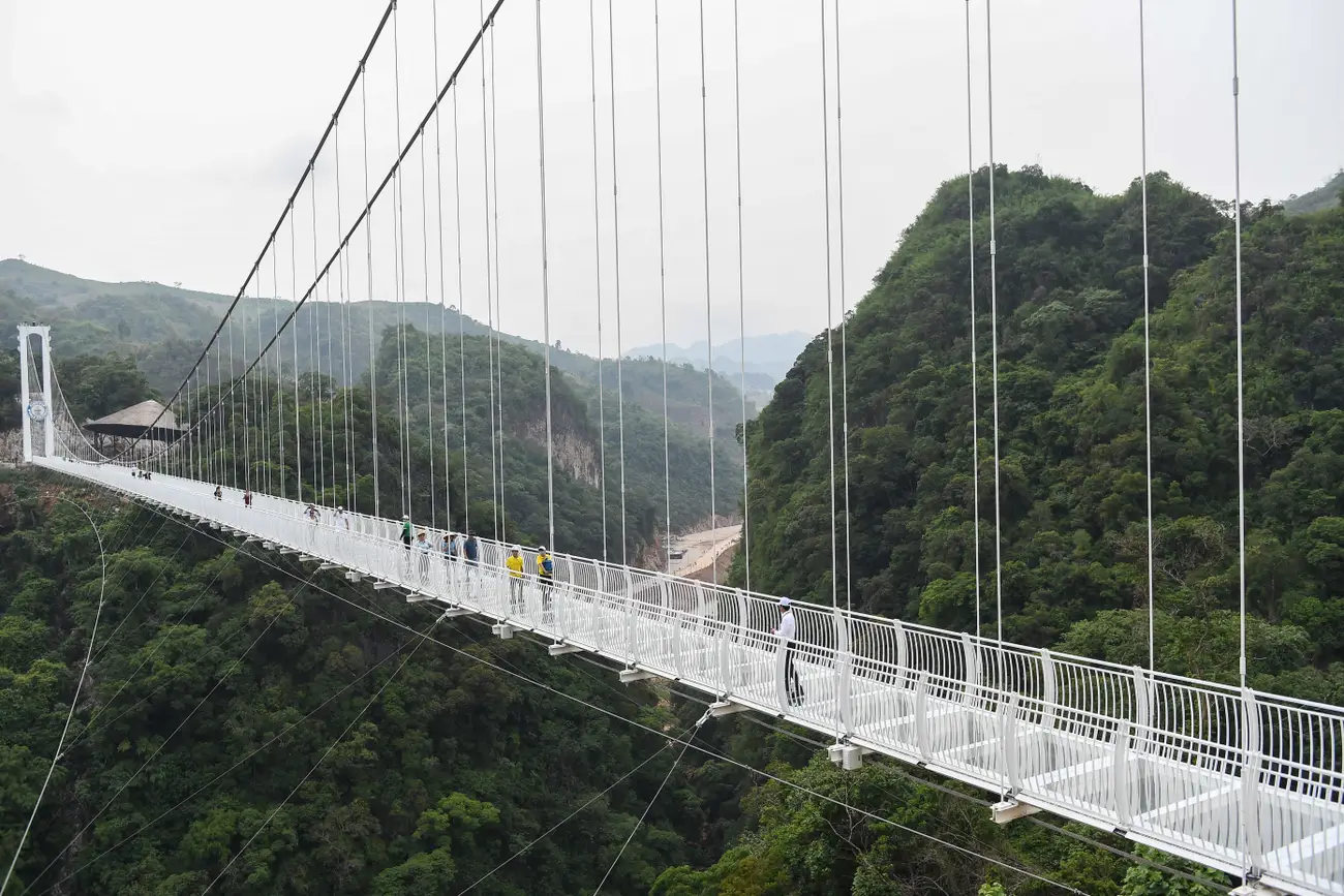 Vietnam's New Glass-Bottom Bridge Attracts Thrill-Seeking Travelers, Holds Guinness World Record