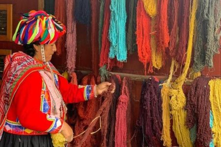 Natural Dyeing and Weaving In The Sacred Valley (Chinchero, Peru)