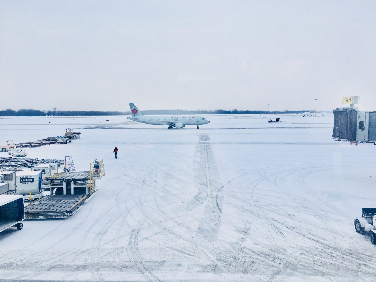 More Flight Cancellations Predicted As Winter Storms Move Over U.S.