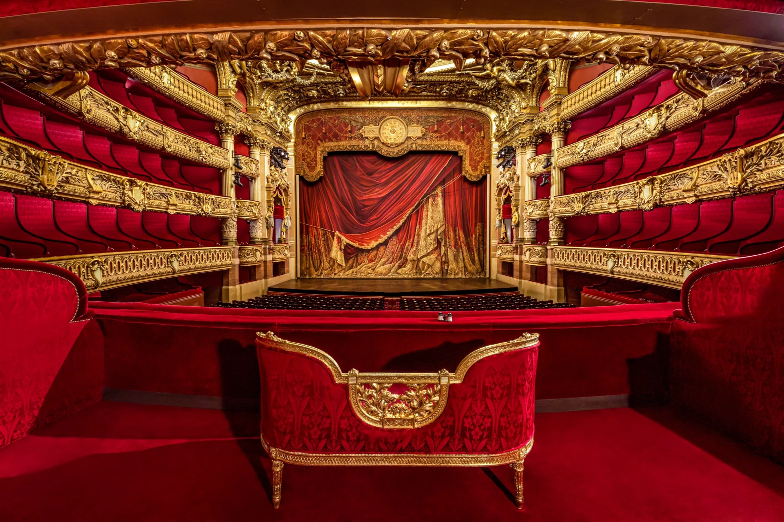 Airbnb Promotes “Phantom Of The Opera” Stay In Paris