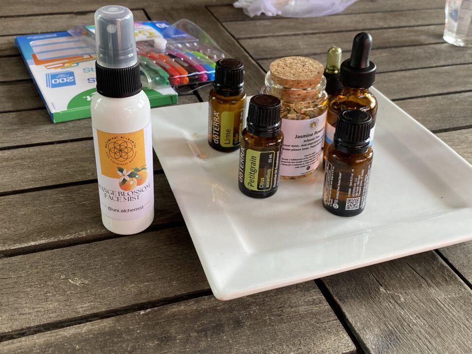 Mood Table With Essential Oils and Aura Spray 