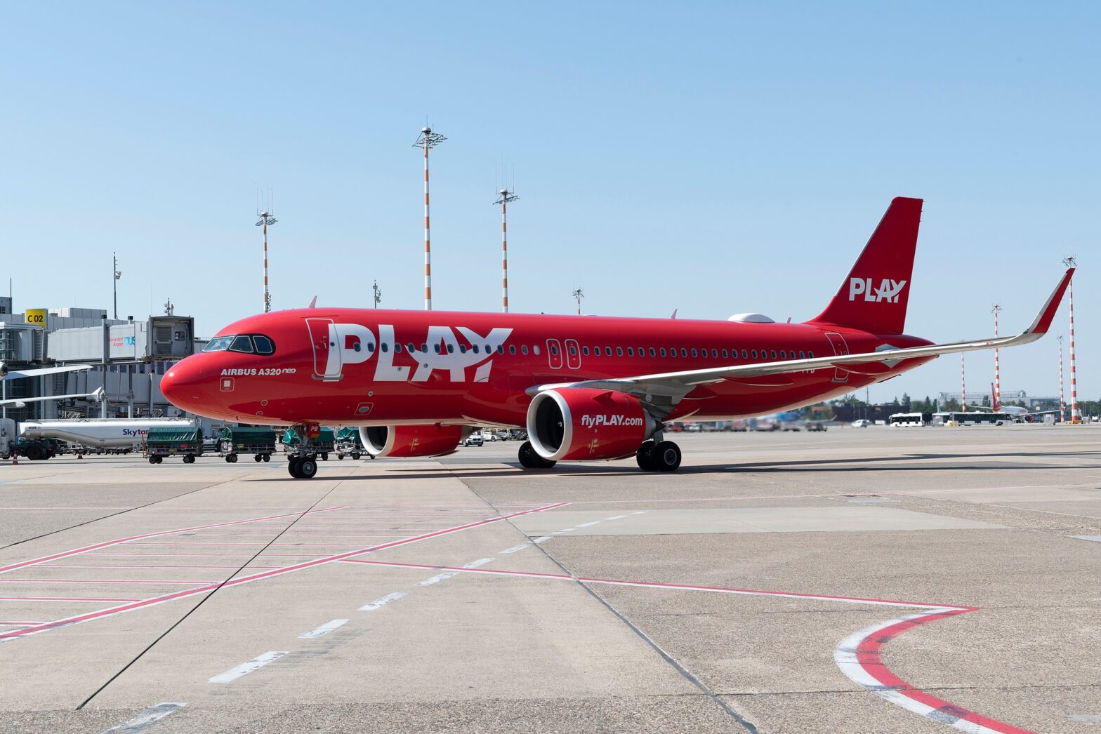 PLAY Airlines Trials Blueview Digital Services Platform, Adding Entertainment To Their Flight Experience