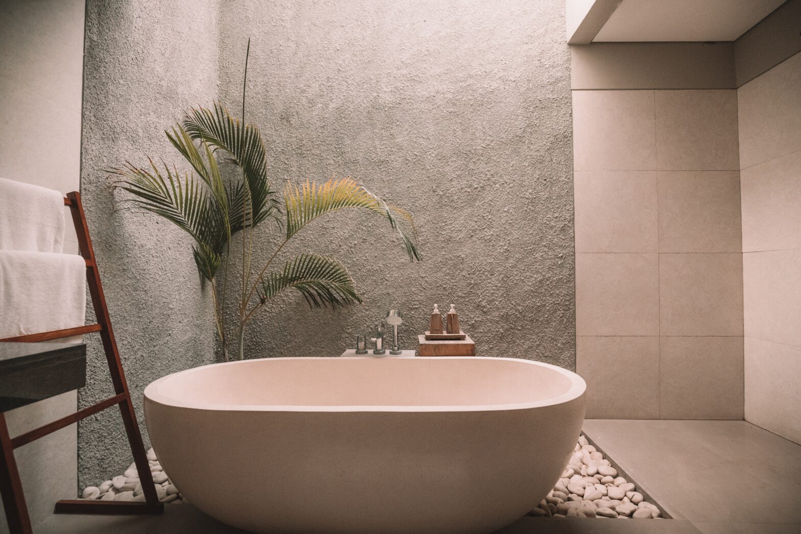 Essential Items That Turn Any Hotel Bathroom Into A Zen, Spa-Like Experience