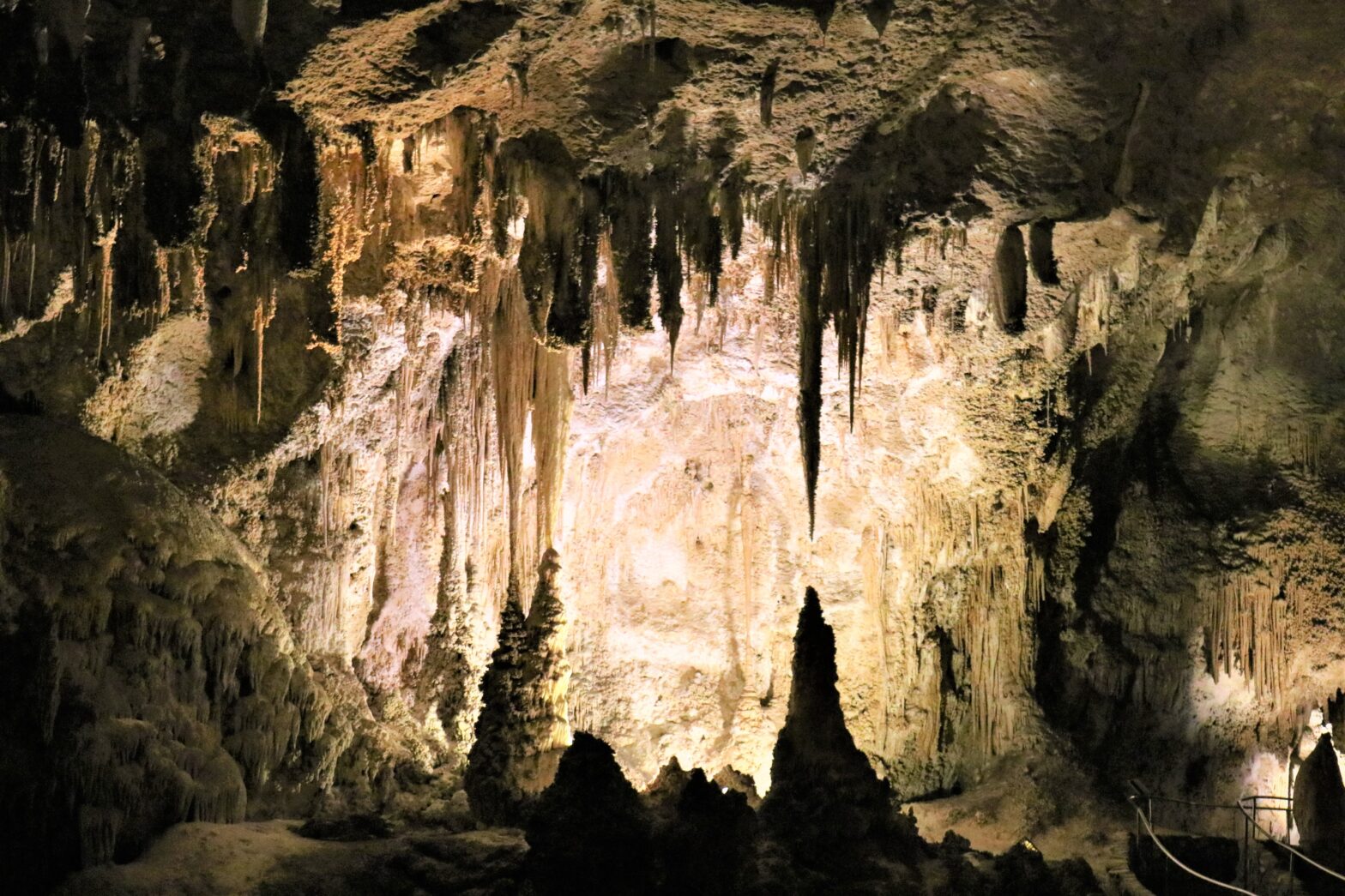 7 Caves Worth Visiting in the U.S.