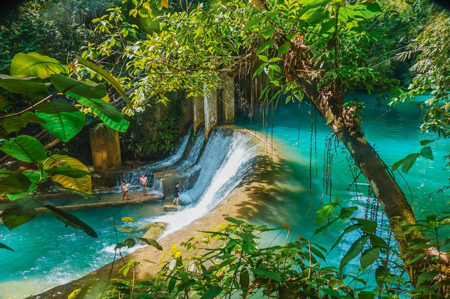 7 Reasons Why You Should Visit The Philippines Now