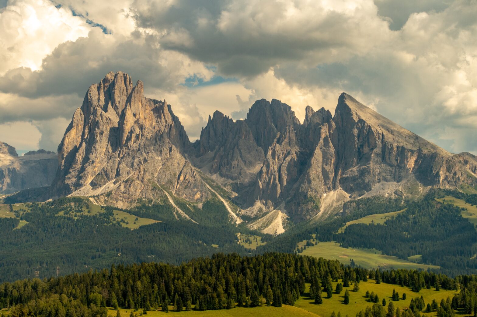 A Guide To Visiting the Dolomites in Italy