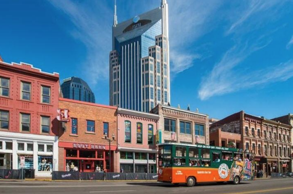 street view of trolly tour in Nashville, Tennessee
