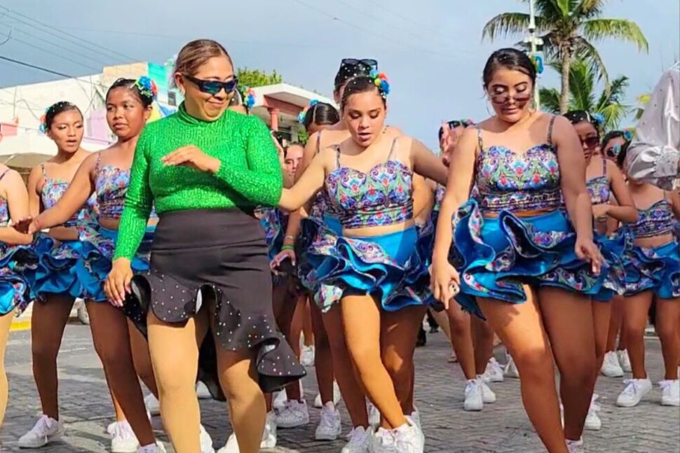 young ladies dancing during Isla Mujeres Carnival parade 2024