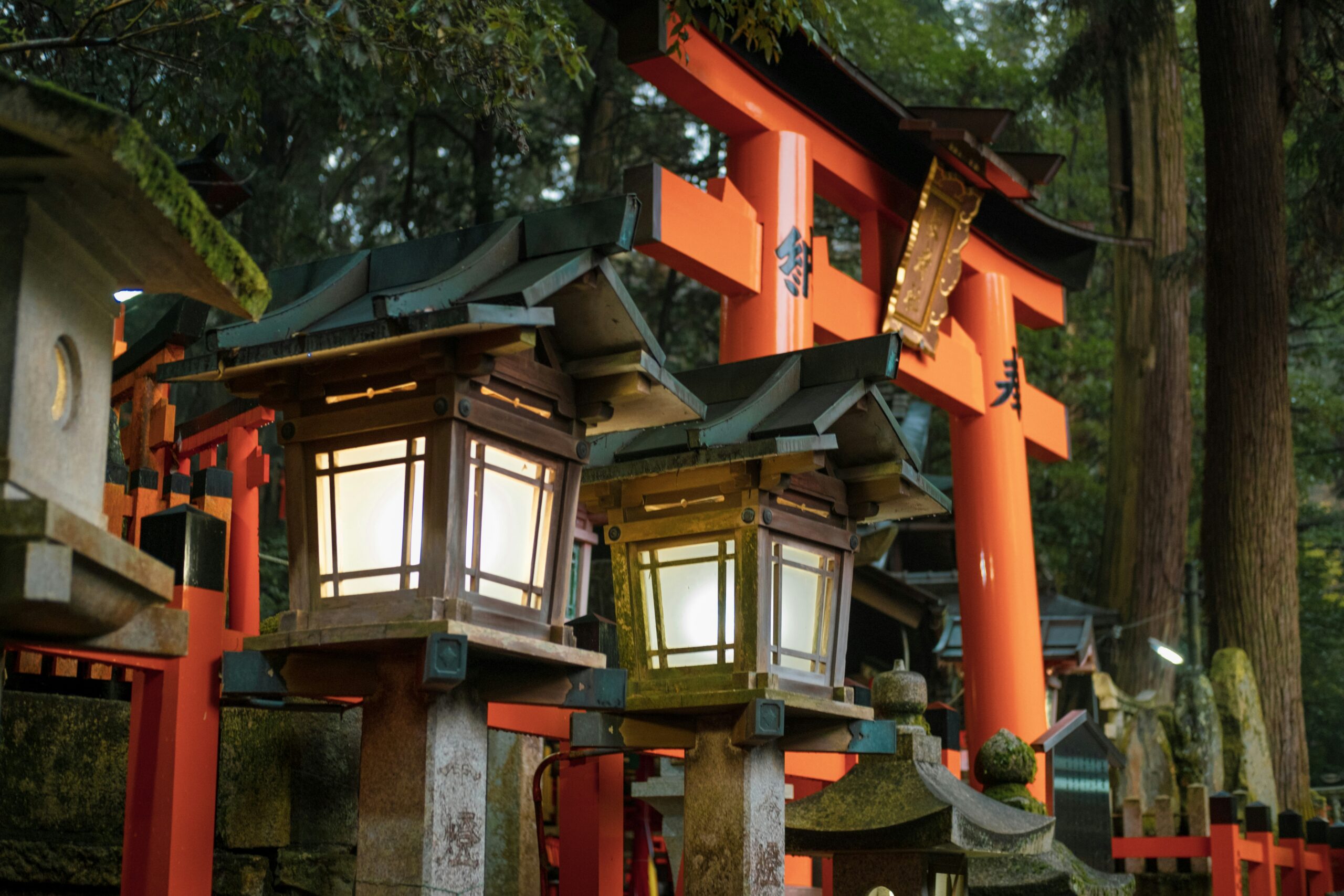 Kyoto is a popular place for tourists visiting Japan in spring.
pictured: a traditional building and lantern in Kyoto, Japan