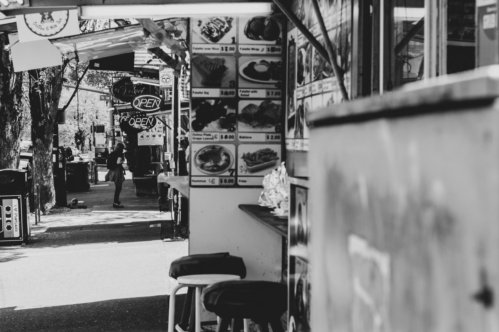 The food in Oregon is tasty so travelers should try some of the local flavors. 
pictured: food trucks in Oregon