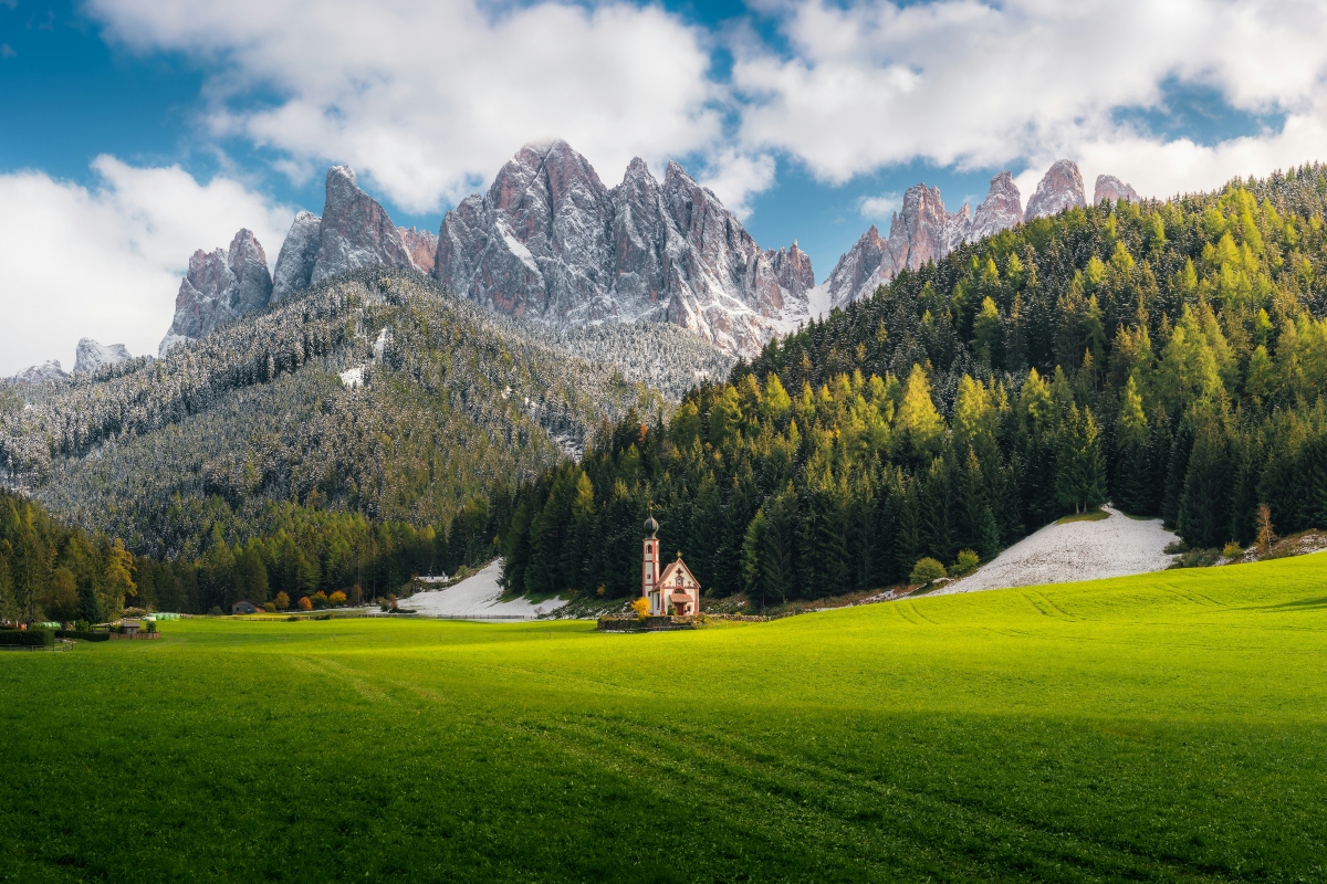 New 7-Day Hiking Trail Opens In Italy's Breathtaking Dolomites